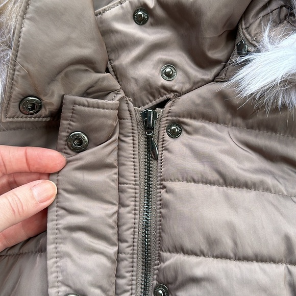 White House Black Market Puffer Vest Faux Fur Womens - Picture 5 of 10